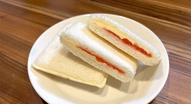 ランチパック(苺ジャム&マーガリン)