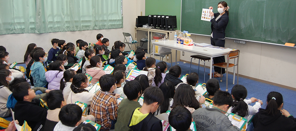 柴田町の中学校での出張授業（仙台工場）